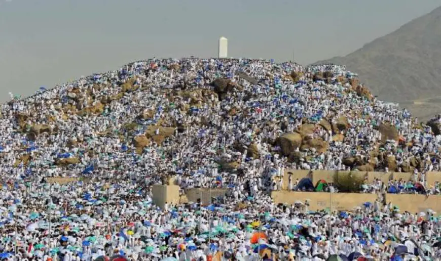 وزارة الأوقاف تدعو المسجلين للحج لاستلام تصاريحهم اليوم